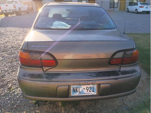 2001 Chevrolet Malibu Base