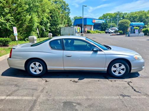 Silver 2007 Chevrolet Monte Carlo LS