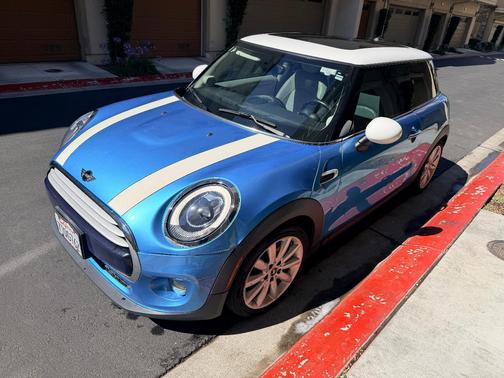 Blue 2015 MINI Hardtop Cooper