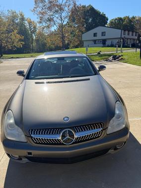 Beige 2006 Mercedes-Benz CLS-Class CLS500