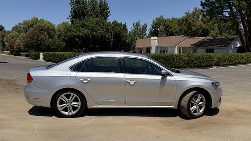 Silver 2014 Volkswagen Passat 2.0L TDI SEL Premium