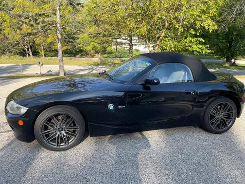 Black 2005 BMW Z4 3.0i Roadster