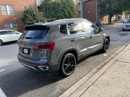 Gray 2022 Volkswagen Taos 1.5T SEL