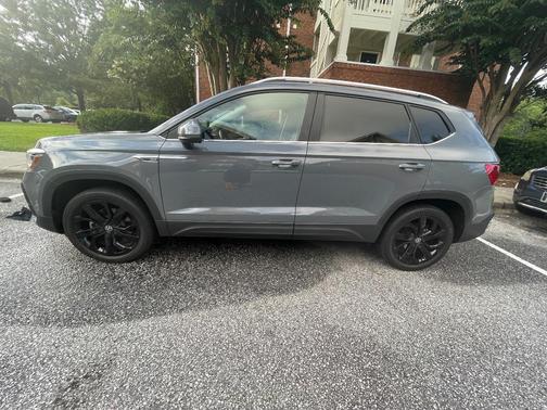 Gray 2022 Volkswagen Taos 1.5T SEL