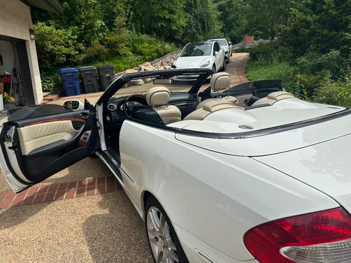 White 2008 Mercedes-Benz CLK-Class CLK 350