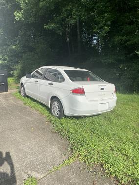White 2009 Ford Focus SE