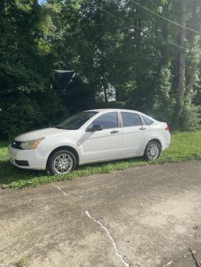 White 2009 Ford Focus SE