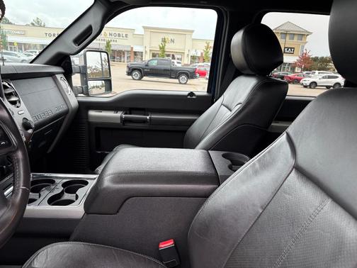 Blue 2016 Ford F-350 Lariat