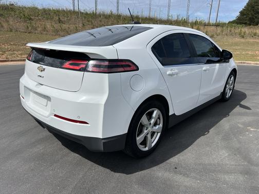 White 2015 Chevrolet Volt Base