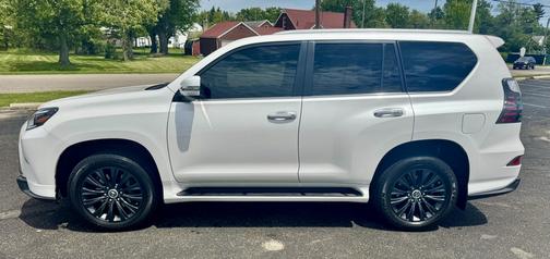 White 2023 Lexus GX 460 Premium