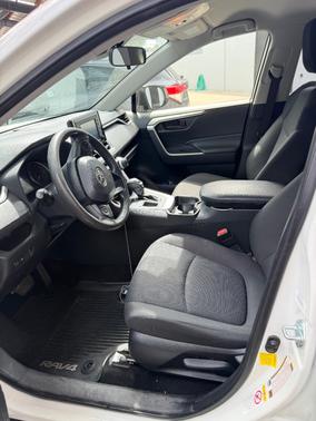 White 2019 Toyota RAV4 LE
