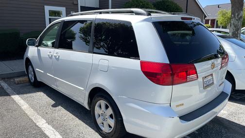 White 2004 Toyota Sienna XLE