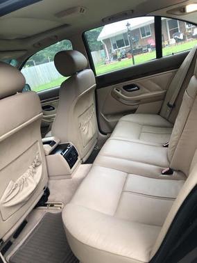 Blue 2000 BMW 540 i