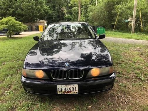 Blue 2000 BMW 540 i