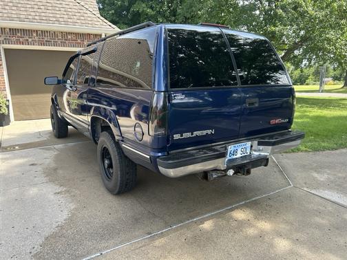 Blue 1996 GMC Suburban 2500