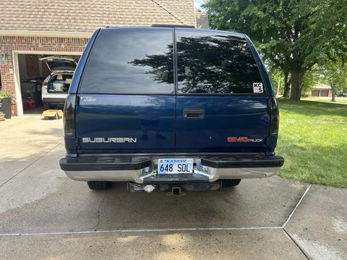 Blue 1996 GMC Suburban 2500