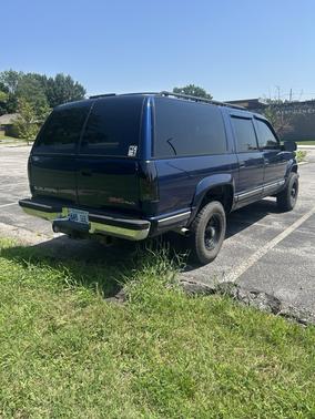 Blue 1996 GMC Suburban 2500