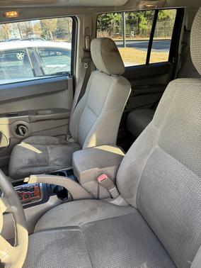 2006 Jeep Commander Base