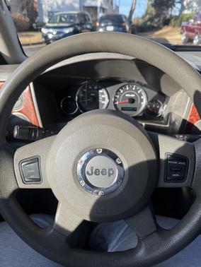 2006 Jeep Commander Base