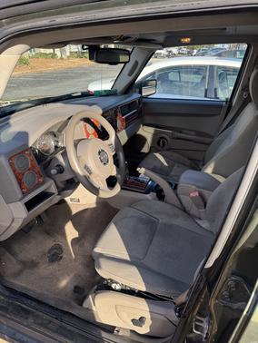 2006 Jeep Commander Base