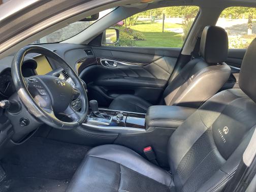 2012 INFINITI M37 x