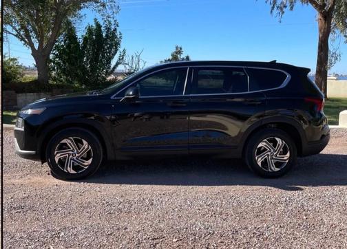 Black 2021 Hyundai SANTA FE SE