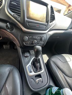 Silver 2016 Jeep Cherokee Trailhawk