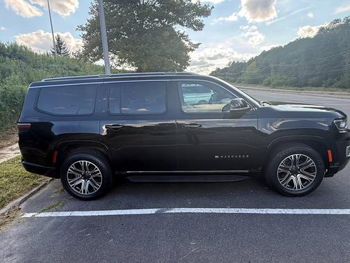 Black 2024 Jeep Wagoneer Series II