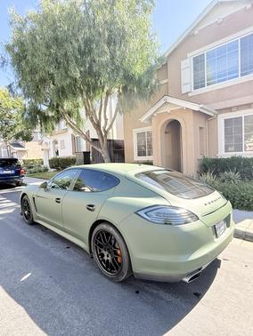 Green 2013 Porsche Panamera Panamera 4 Platinum Edition
