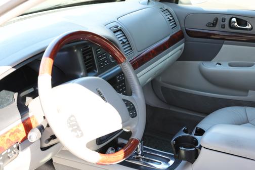 2002 Lincoln Continental Base