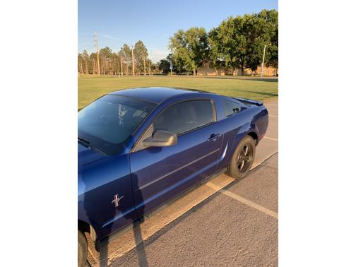 Photo 2 of 13 of 2007 Ford Mustang Base