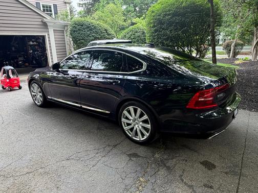 Blue 2017 Volvo S90 T6 Inscription