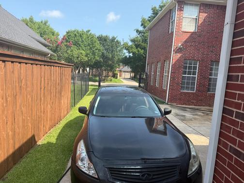 Black 2010 INFINITI G37 Journey