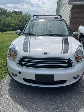 White 2015 MINI Countryman Cooper