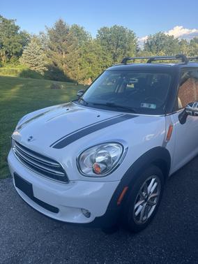 White 2015 MINI Countryman Cooper