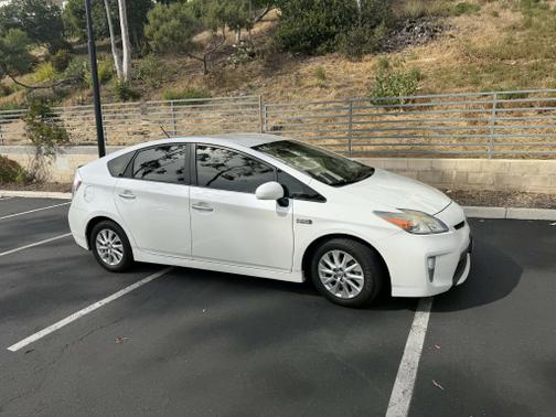 White 2014 Toyota Prius Plug-in Base