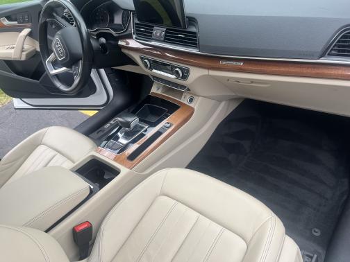 2022 Audi Q5 45 S line Premium