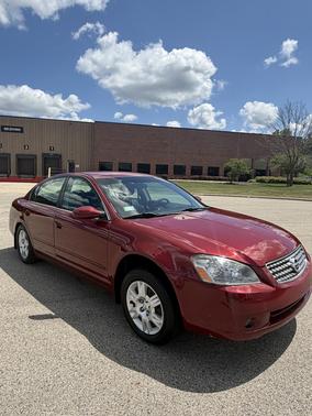 Red 2005 Nissan Altima 2.5 S