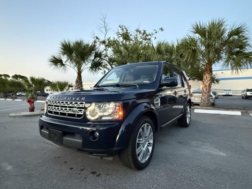 2011 Land Rover LR4 Lux