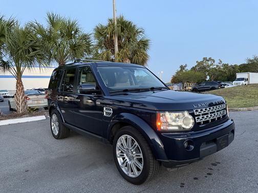 2011 Land Rover LR4 Lux