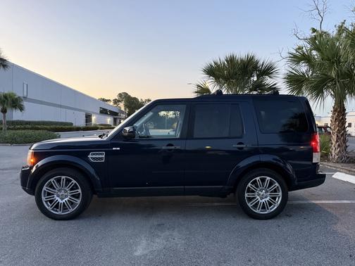 2011 Land Rover LR4 Lux