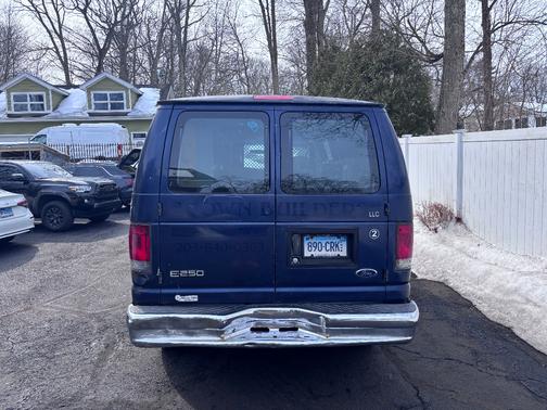 2004 Ford E250 Base