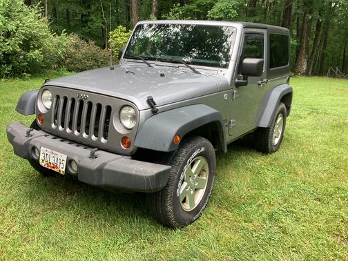 Silver 2013 Jeep Wrangler Sport