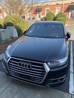 Photo 3 of 11 of 2017 Audi Q7 3.0T Premium