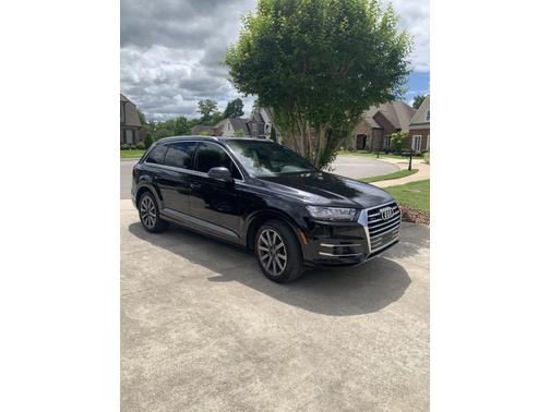 Photo 5 of 11 of 2017 Audi Q7 3.0T Premium