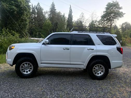 White 2013 Toyota 4Runner SR5