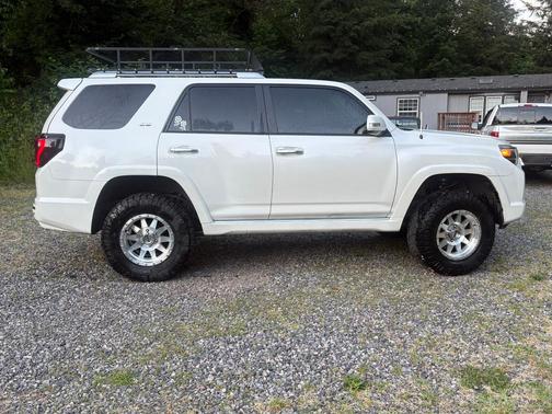 White 2013 Toyota 4Runner SR5