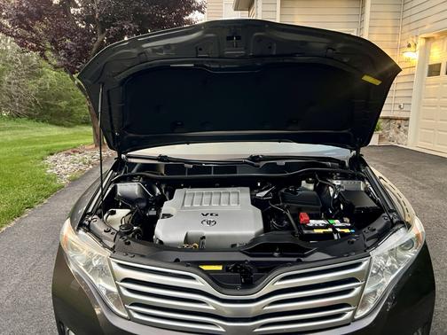 Gray 2009 Toyota Venza Base
