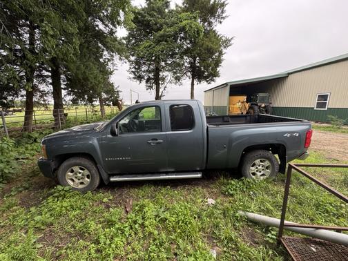 Blue 2008 Chevrolet Silverado 1500 LT1 Extended Cab