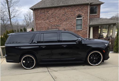 2022 Cadillac Escalade ESV Sport